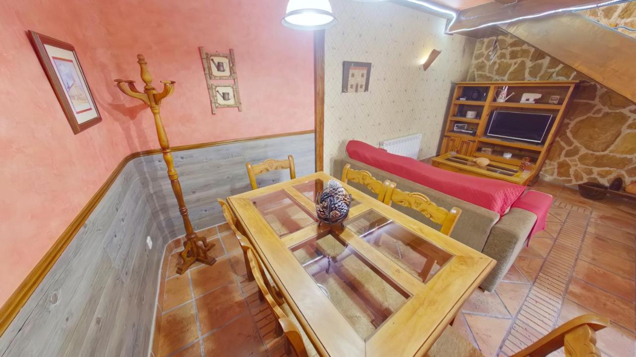 Ruralrut-El Tiemblo Wifi, Cabina De Hidromasaje, Aire Acondicionado Y A Pocos Metros De Zonas De Bano Naturales Luaran gambar