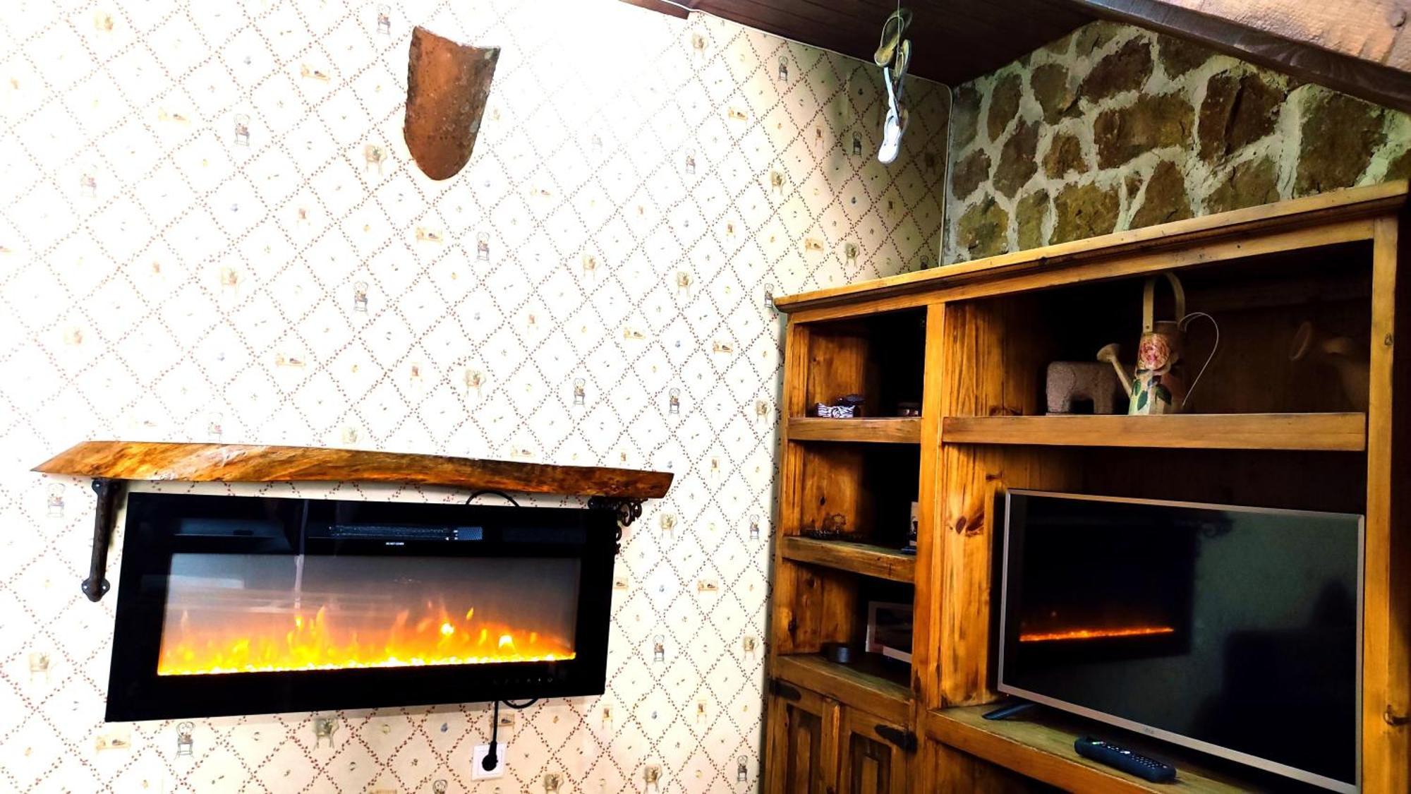 Ruralrut-El Tiemblo Wifi, Cabina De Hidromasaje, Aire Acondicionado Y A Pocos Metros De Zonas De Bano Naturales Luaran gambar
