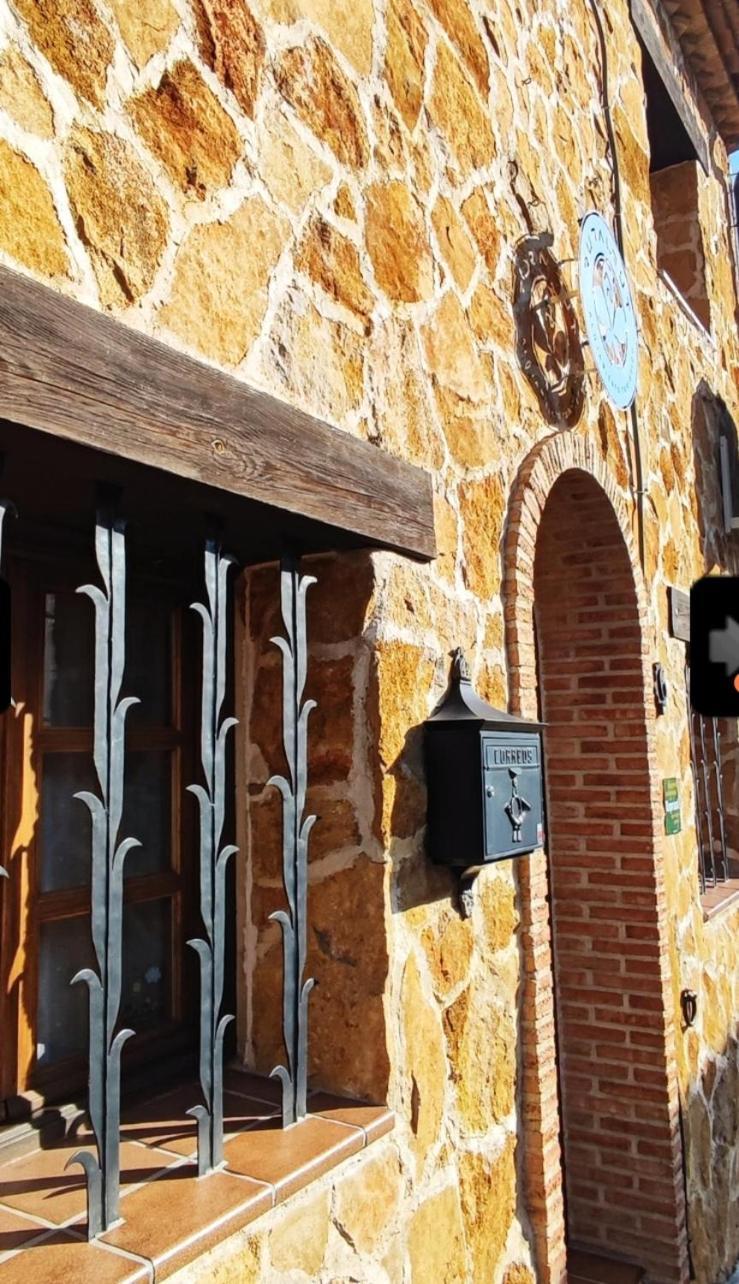 Ruralrut-El Tiemblo Wifi, Cabina De Hidromasaje, Aire Acondicionado Y A Pocos Metros De Zonas De Bano Naturales Luaran gambar